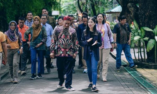 Wamenparekraf Senang Melihat Satwa di Kebun Binatang Surabaya Terawat Baik