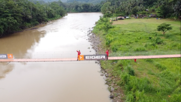 EIGER dan Vertical Rescue Bangun Jembatan Sepanjang 140 Meter di Pelosok Tasikmalaya
