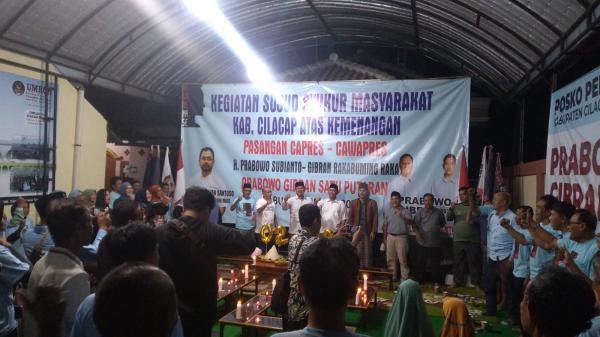 Perhitungan Cepat Menangkan Prabowo-Gibran, Bolone Mase Cilacap Sujud Syukur