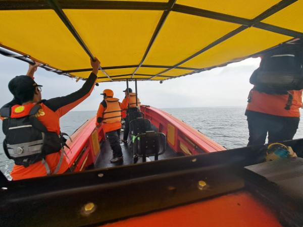 Seorang Nelayan Dikabarkan Hilang di Perairan Tambaklorok Semarang