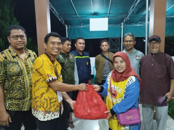 Capai 80 Persen Partisipasi Pemilih, Tiga KPPS Kelurahan Serua Pesta Ayam Bakar