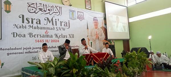 Peringatan Isra Mi'raj di SMAN 6 Semarang, Ribuan Murid Diajak Disiplin Shalat