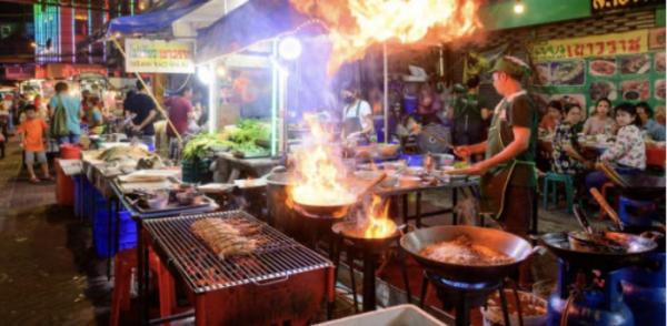 4 Spot Wisata Kuliner Malam di Bandung, Banyak Pilihan Makanan!