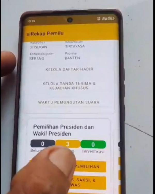 Viral! Video Dugaan Kecurangan Aplikasi Sirekap Suara Presiden di salah Satu TPS di Kabupaten Serang