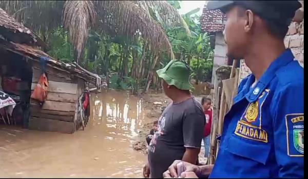 Peninjauan Banjir di Pekon Fajar Agung Berhasil Ditangani oleh Tim BPBD