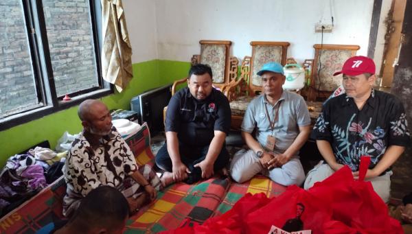 Tiga Rumah di Malangbong Kebakaran, Anggota DPRD Garut Berikan Bantuan