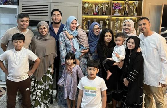 Gigit Jari! Keluarga Raffi Ahmad Terancam Gagal di Pileg 2024