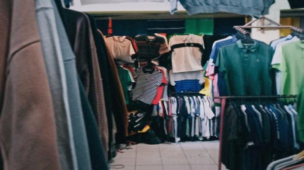 Pasar Cimol Gedebage Pusatnya Thrifting di Bandung