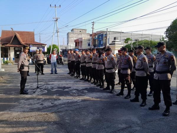 Kompol Rifendi Pimpin Apel Persiapan Pengamanan Rapat Pleno Tingkat Kecamatan Bandar Laksamana