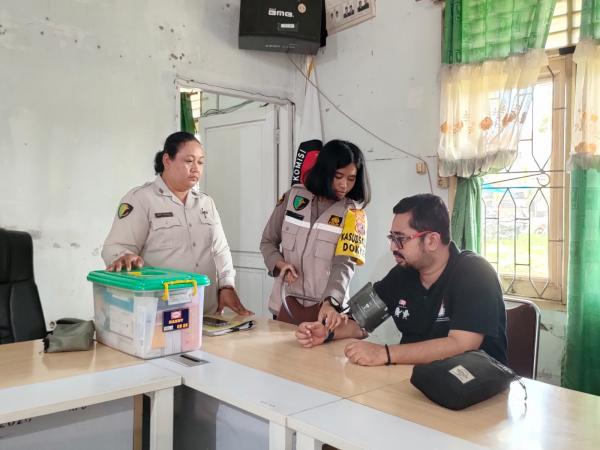 Polda Sumut Berikan Pemeriksaan Kesehatan kepada Petugas Pengamanan Pemilu