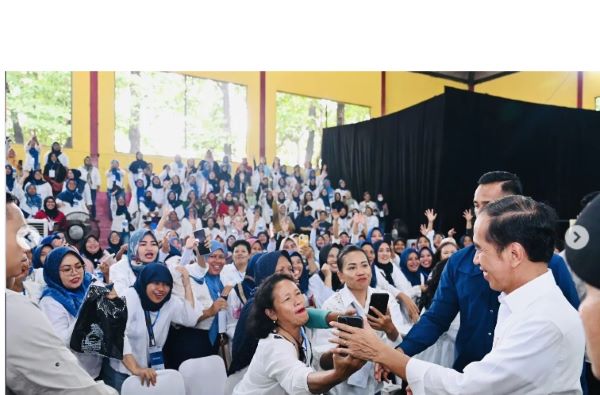 Presiden Jokowi Puji PNM Mekaar, Berharap Keuntungan Nasabah Jadi Investasi