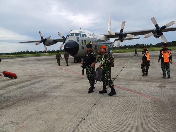 Pasukan TNI Ambil Kendali Bandara Nop Goliath, Pesawat Hercules TNI AU Sukses Gelar Misi Kemanusiaan