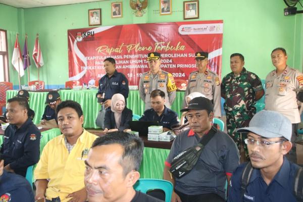 Polisi Amankan Rapat Pleno Penghitungan Suara Pemilu 2024 di Pringsewu 