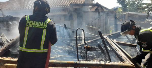 Rumah Milik Petani di Kuningan Kebakaran, Kerugian Ditaksir Puluhan Juta Rupiah