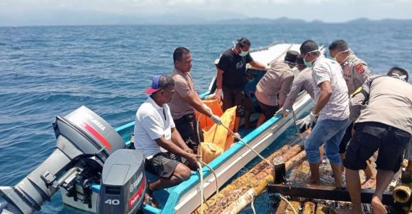 Warga Desa Sole di Huamual Belakang SBB Temukan Mayat Laki-laki Terapung di Laut