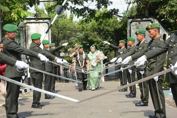 Suasana Hangat Iringi Tradisi Lepas Sambut Kepala Peralatan Kodam IV Diponegoro