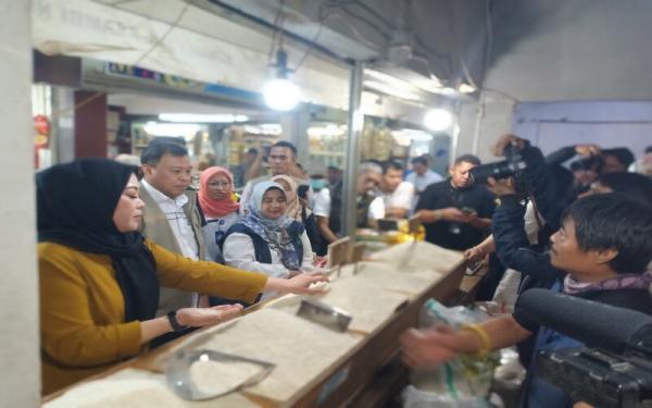Sikapi Isu Beras Langka dan Mahal, Satgas Pangan Polda Jabar dan Bareskrim Pantau Pasar di Bandung