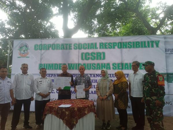 Pertama di Subang, BUMDes Sidajaya Salurkan CSR ke Masyarakat
