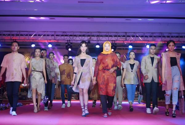 Gabung Rumah BUMN SIG Rembang, Oktavirasa Sukses Populerkan Fesyen Ramah Lingkungan