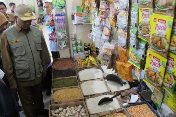 Harga Beras di Jombang Tembus Rp16.000 per kg, TPID Bakal Buka Warung di Pasar Pon