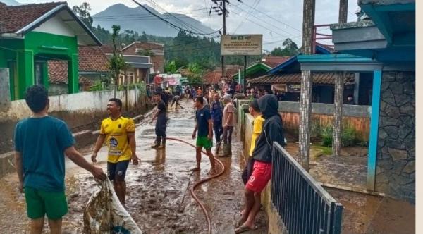 Hujan Deras, 7 Rumah di Cisurupan Garut Terendam Banjir