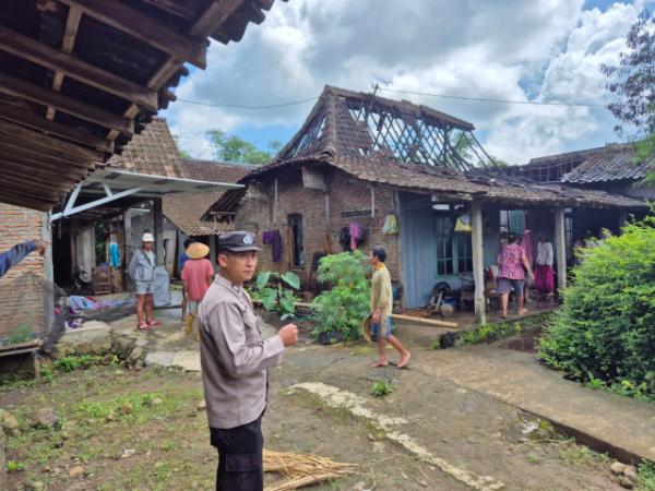 Rumah Huni Milik Warga di Semarang Terbakar Diduga Korsleting Sakelar TV