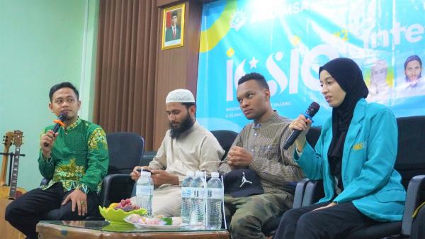 Dahsyat, MA Darul Ihsan Muhammadiyah Sragen Gelar Seminar Full Bahasa Arab