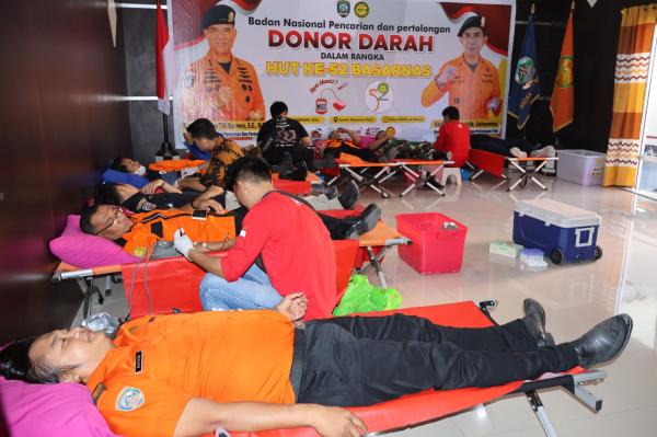 52 Kantong Darah Terkumpul Dalam Aksi Donor Darah di Kantor Basarnas Palu