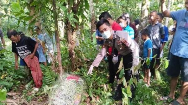 Mayat Wanita Muda dengan Kondisi Mulut Keluar Darah Ditemukan di Kebun, Warga Nias Utara Geger