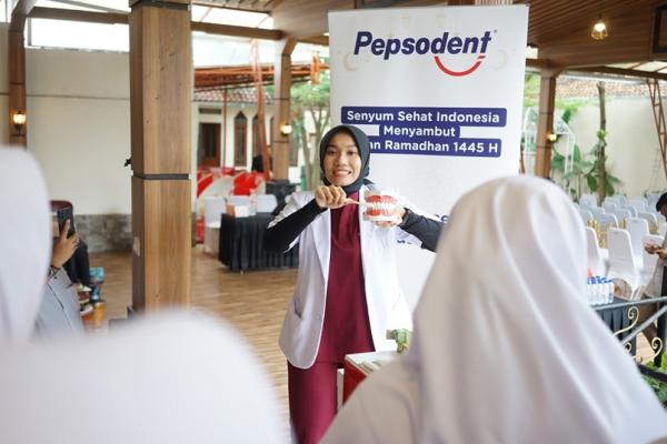 Jelang Ramadan, Ratusan Santri Mathla’ul Huda Bandung Dilatih tentang Kesehatan Gigi dan Mulut