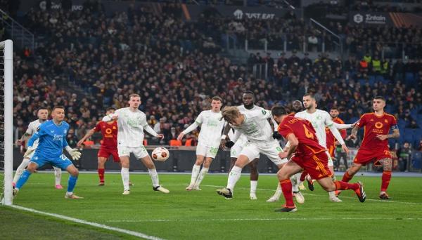 Hasil Bola Tadi Malam: Milan Keok dari Stade Rennes, AS Roma Menang Adu Penalti atas Feyenoord