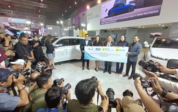 BMW Group Indonesia Umumkan Kolaborasi Strategis Layanan HomeCharging dengan PT PLN (Persero)