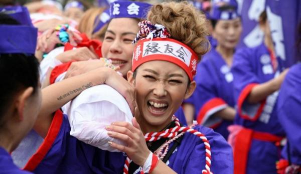 Untuk Pertama Kali Wanita Ikuti Festival Telanjang di Jepang