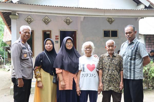 Kisah Haru Pertemuan Nenek Renta dengan Keluarganya yang Terpisah 46 Tahun 
