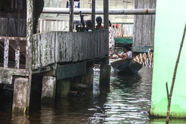 Potret Banjir Akibat Musim Hujan dan Rob di Palembang