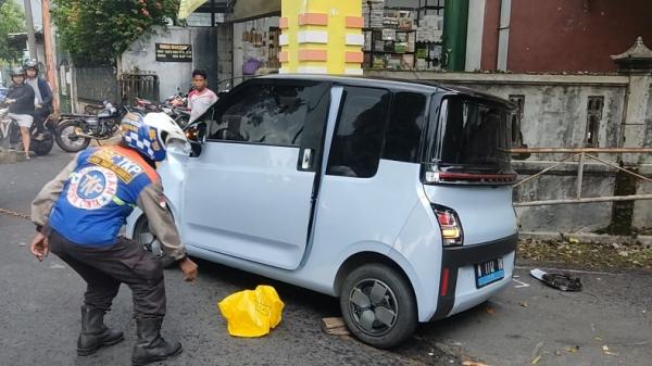 Bersihkan Sampah Tukang Sapu di Mokokerto Tewas Ditabrak Mobil Listrik Dokter Cantik