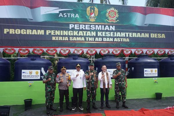 TNI AD Bangun Fasilitas Air Bersih di Rawalo, Warga Bahagia