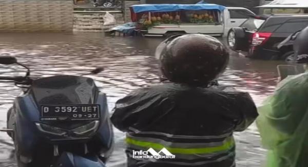 Kawasan Pasar Panorama Lembang Terendam Banjir, Warganet: Padahal Posisinya di Atas