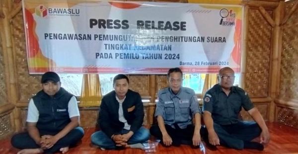 Panwaslu Cilebak Sebut Proses Input Data ke Aplikasi Sirekap Sempat Terkendala