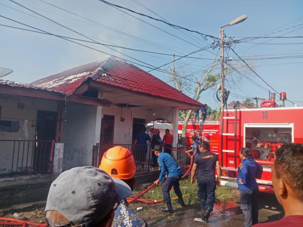 5 Rumah Kontrakan Jalan Bah Birong Kiri Siantar Utara Ludes Terbakar, Kerugian Ditaksir Rp600 Juta