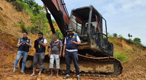 Polisi Amankan Satu Alat Berat Eskavator Dilokasi Tambang Ilegal di Aceh Selatan