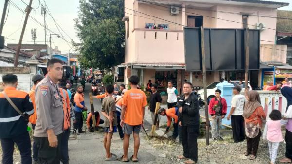 Kecelakaan Hari Ini Ibu dan Anak Kendarai Motor Tertabrak Kereta Perawatan Rel di Semarang, 1 Tewas