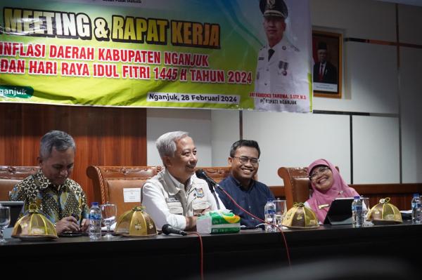 Pj Bupati Nganjuk Pimpin High Level Meeting dan Rakor Pengendalian Inflasi Daerah Jelang Ramadhan