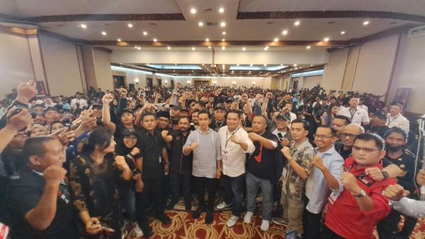 Ribuan Relawan Bolone Mase Berkumpul di Solo, Gibran Titipkan PSI