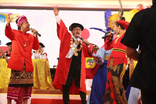 Untag Surabaya Gelar Wisuda ke-128, Rektor Pamer Prodi yang Miliki Akreditasi Unggul