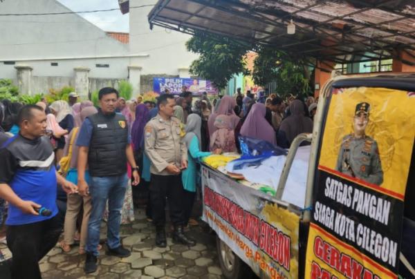 Polres Cilegon Adakan Pasar Murah siaga Pangan di Halaman Kecamatan Purwakarta