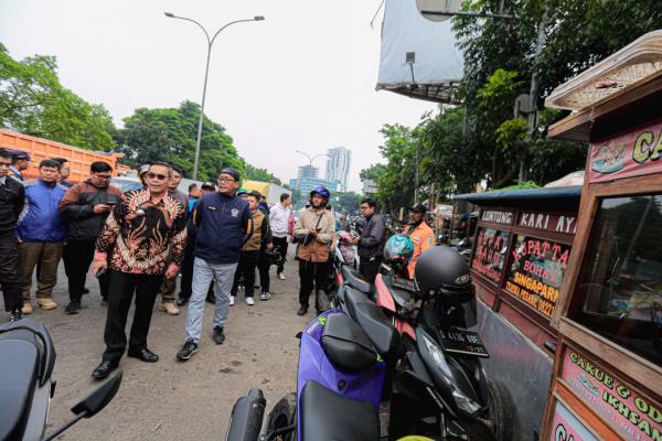 Pemkot Bandung Segera Relokasi Parkir Liar dan PKL Pasar Kordon yang Sebabkan Macet
