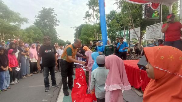 Sambut Ramadan, PKL Car Free Day Jombang Beri Santunan Puluhan Anak Yatim