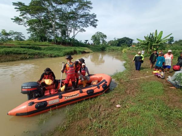 Kakek di Cilacap Diduga Tenggelam, Sempat Ditemukan Jejak Telapak Kaki Menuju Sungai