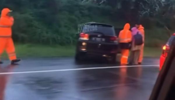 Hujan Deras Berkabut, Kecelakaan Beruntun Terjadi di Tol Bawen Semarang